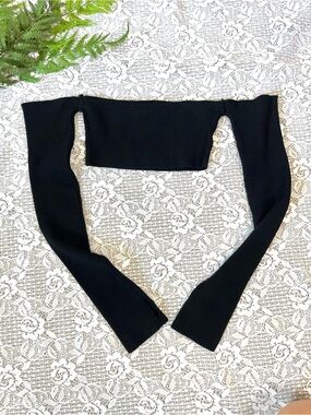 Edikted Black Ribbed Super Crop Long Sleeve